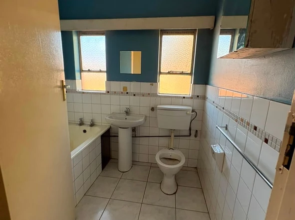 2 Bedroom Flat & Apartment