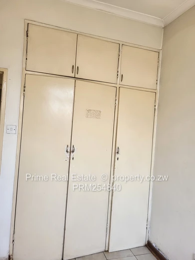 1-Bed Garden Flat in Avenues, Harare CBD — Borehole