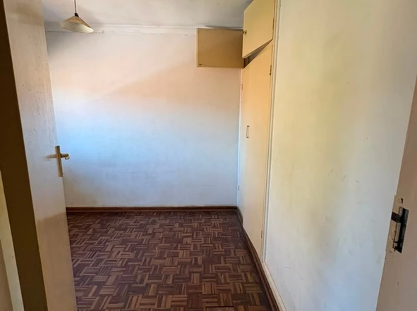 2 Bedroom Flat & Apartment