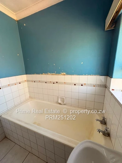 Spacious 2-Bed Verandah Flat in Belvedere 