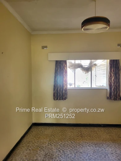 Kensington 5-Bed Walled Home, Garden, Verandah & Garage
